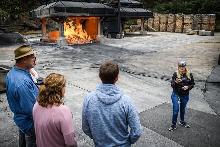 Nashville to Jack Daniel's Distillery: Day Trip with Whiskey Tastings