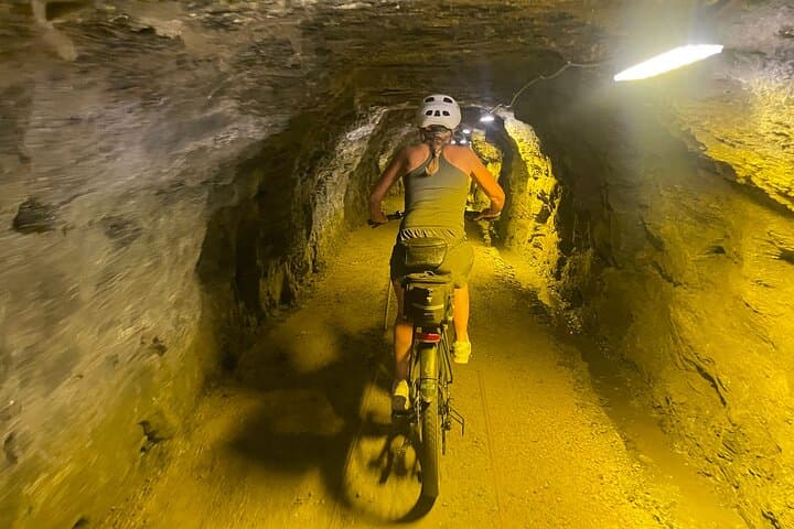 Queenstown Trails E‑Bike Rental with Shuttle — Kinross to Arthurs Point photo 3