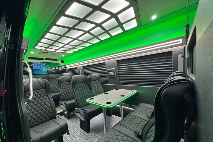 Luxury Sprinter Transfer Between Honolulu Airport, Waikiki & Cruise Terminal photo 4
