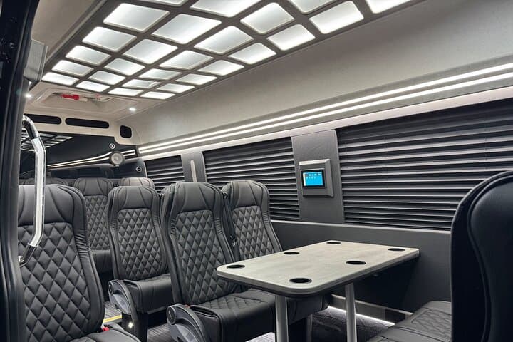 Luxury Sprinter Transfer Between Honolulu Airport, Waikiki & Cruise Terminal photo 5
