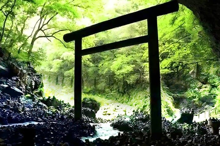 Takachiho Gorge Train Day Trip: Boats, Waterfalls & Mythic Caves photo 4