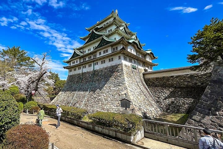 Classic Japan 8-Day Small-Group Tour: Tokyo, Hakone, Kyoto, Osaka & Hiroshima photo 2