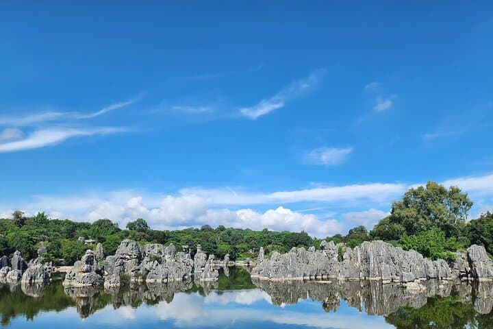 Explore Kunming's Stone Forest: One-Day Guided Tour to Shilin Geopark photo 3