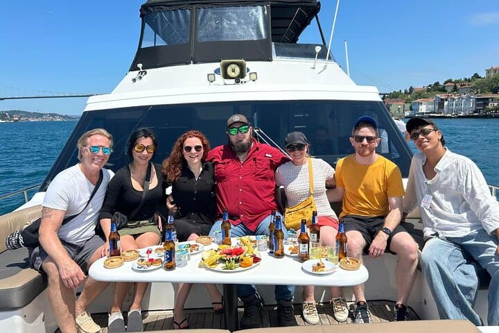 Bosphorus Luxury Yacht Cruise: Afternoon Guided Tour Between Continents photo 3