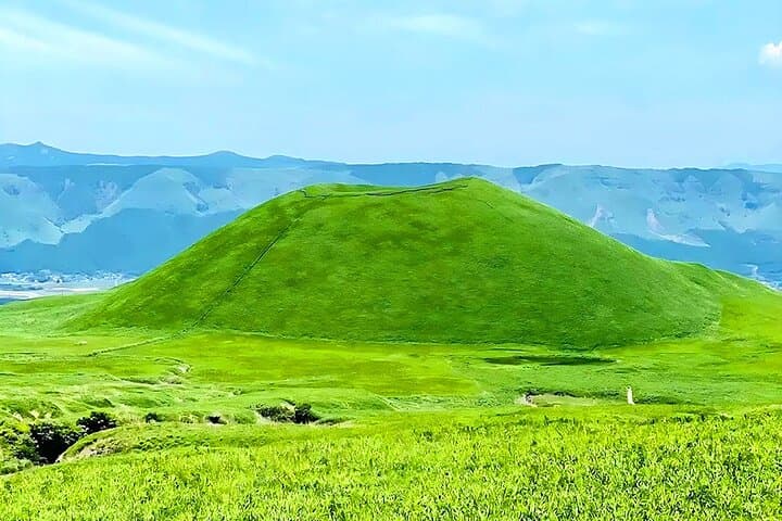 Mount Aso & Takachiho Gorge Day Tour — Volcano Crater, Kusasenri Grasslands & Boat Ride photo 5
