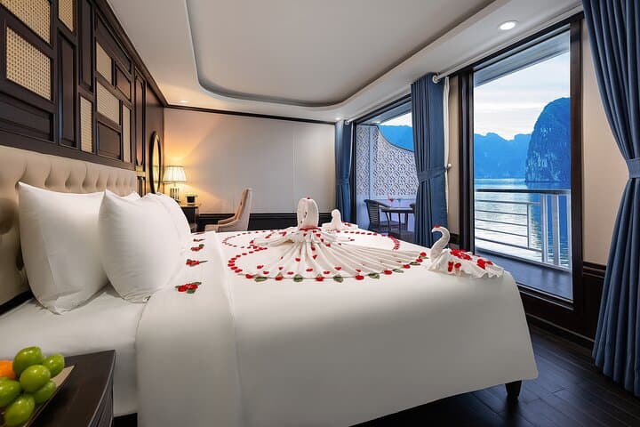 Ha Long Bay 2-Day Aqua Elegance Overnight Cruise: Sung Sot, Kayaking & Ti Top Beach photo 3