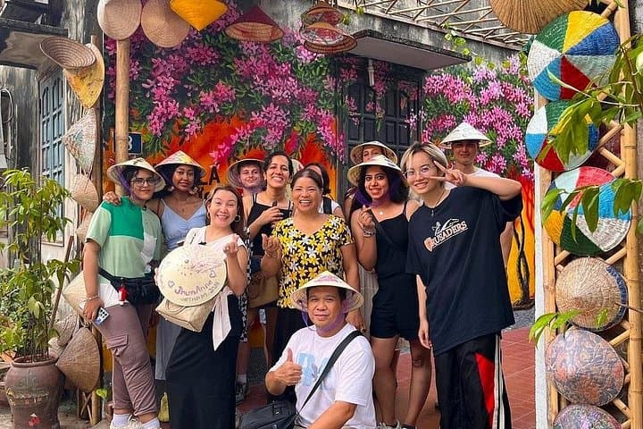 Hanoi Craft Villages: Lacquer Painting, Conical Hats & Incense Day Tour photo 2
