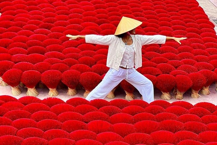 Half-Day from Hanoi: Incense Village & Conical Hat Making in Chuong and Quang Phu Cau photo 3