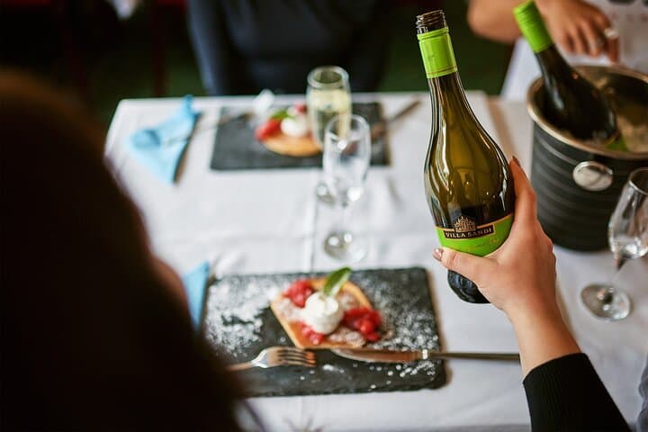 Bottomless Brunch Cruise on the Danube: Prosecco, Parliament & Views in Budapest photo 3
