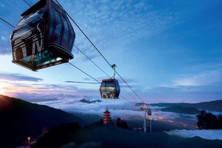 Awana Skyway Cable Car to Genting Highlands: Chin Swee, Views & Premium Outlets photo 1
