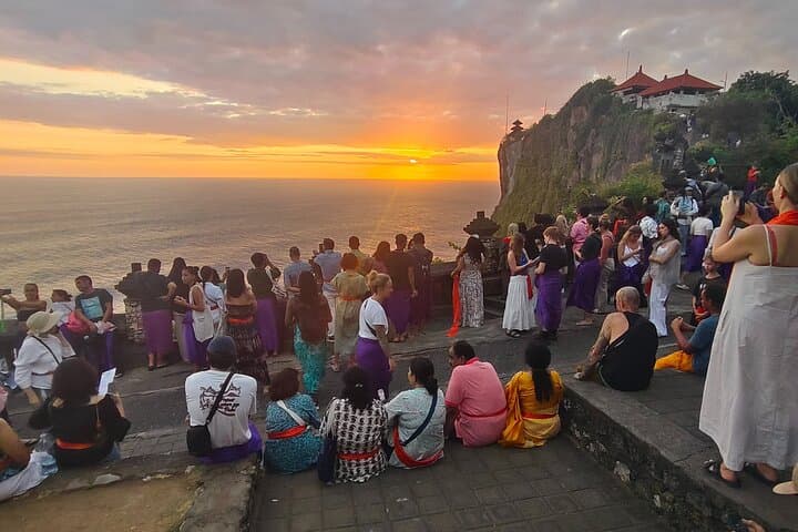 Bali Iconic South: Kecak at Uluwatu, Jungle Swing & Nungnung Waterfall Day Tour