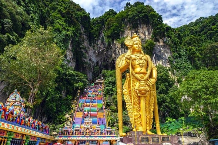 Batu Caves Half-Day Escape: Batik, Shrine Steps & Limestone Caverns