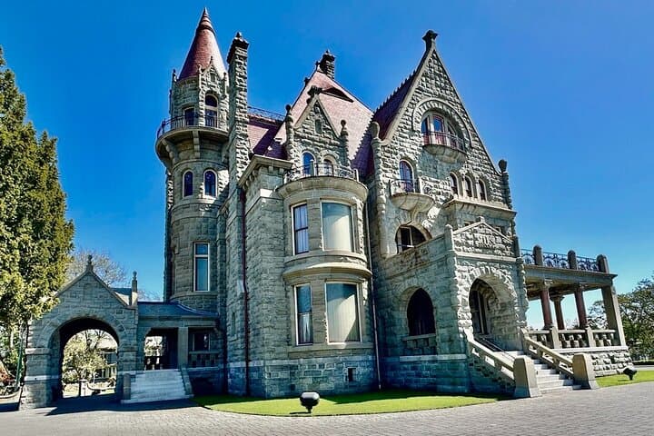 Two-Hour Private Victoria Highlights Tour: Inner Harbour, Chinatown & Beacon Hill photo 2