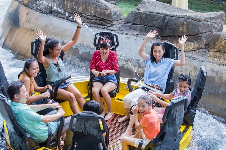 Dream World Bangkok: Full-Day Theme Park Ticket with Hotel Pickup & Lunch