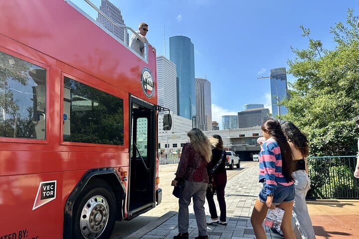 Houston City & Mural Tour: Open-Top Sightseeing Around Downtown