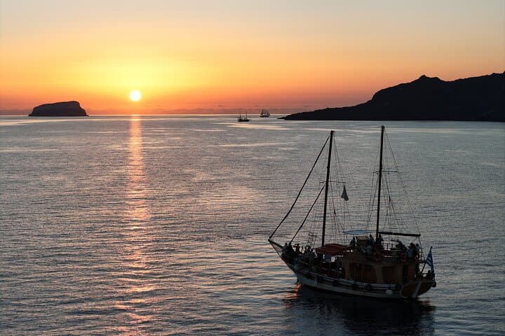 Santorini Sunset Cruise in the Caldera: Nea Kameni, Hot Springs & Wine