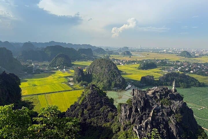 Ninh Binh Day Trip from Hanoi: Mua Cave Views, Tam Coc Boat & Bich Dong Pagoda photo 6