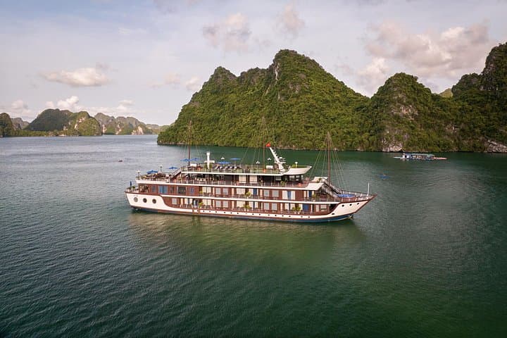 Le Journey 5-Star Cruise: 2-Day Halong & Lan Ha Bay Luxury Cruise photo 1