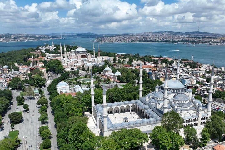 Full-Day Private Istanbul Tour from Galataport: Hagia Sophia, Topkapi & Bosphorus Drive photo 3