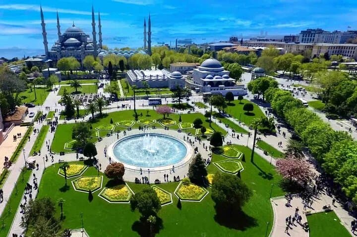 Full-Day Private Istanbul Tour from Galataport: Hagia Sophia, Topkapi & Bosphorus Drive photo 1