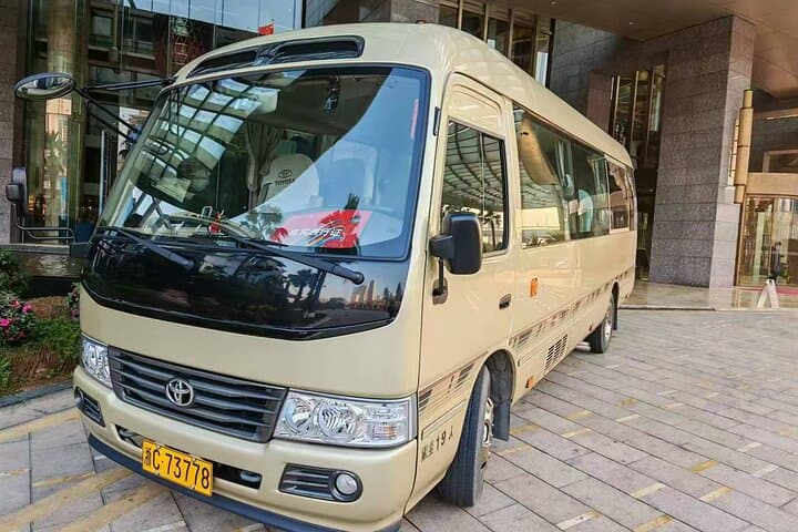 Smooth Private Transfer: Shanghai Downtown to Hongqiao Airport photo 6