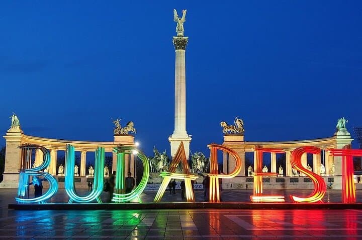 Budapest Half-Day Bus Tour + Danube River Cruise: See the City from Street and Water