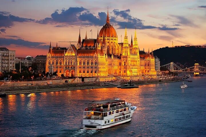 Budapest Half-Day Bus Tour + Danube River Cruise: See the City from Street and Water photo 5