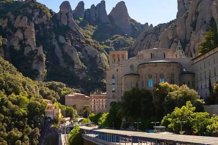 Day Trip from Barcelona: Montserrat, Codorníu Cava Cellars & Sitges Coastal Escape photo 4