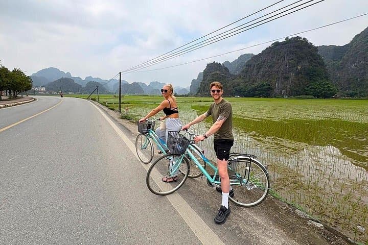 Hoa Lu, Trang An & Mua Cave: Full-Day Luxury Tour from Hanoi photo 4