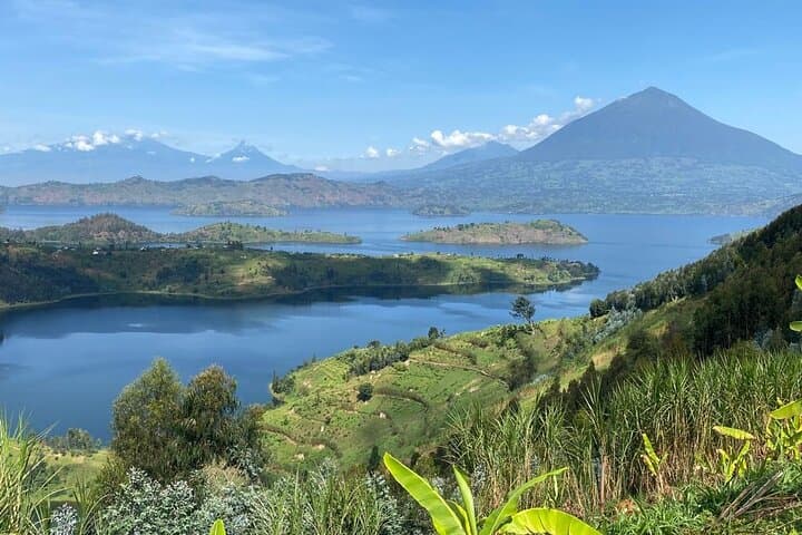 Twin Lakes Canoe and Hike: Burera & Ruhondo Scenic Day Trip photo 3