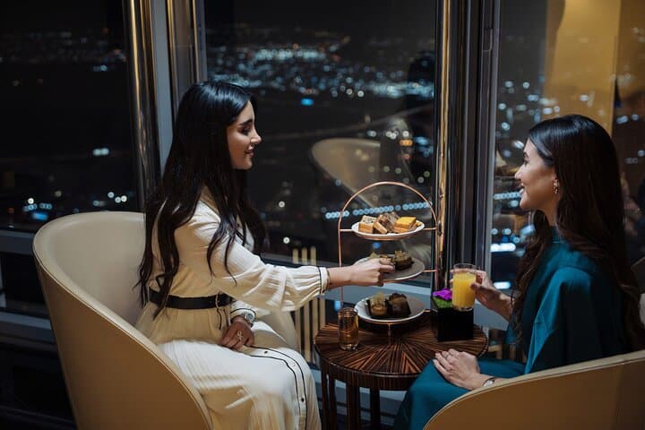 Burj Khalifa The Lounge Levels 152-154: VIP Tickets & Sky-High Views photo 2