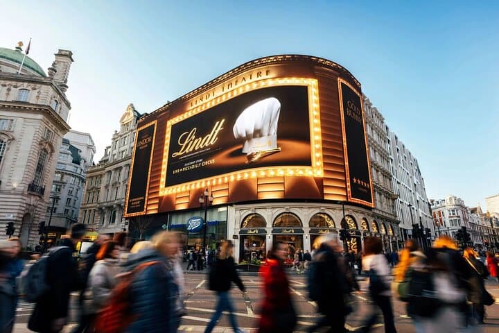 central-london-cheese-chocolate-christmas-lights-walking-tour photo 5