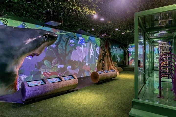 Abu Dhabi National Aquarium and Sheikh Zayed Grand Mosque: Private Transfer Combo Guide photo 3