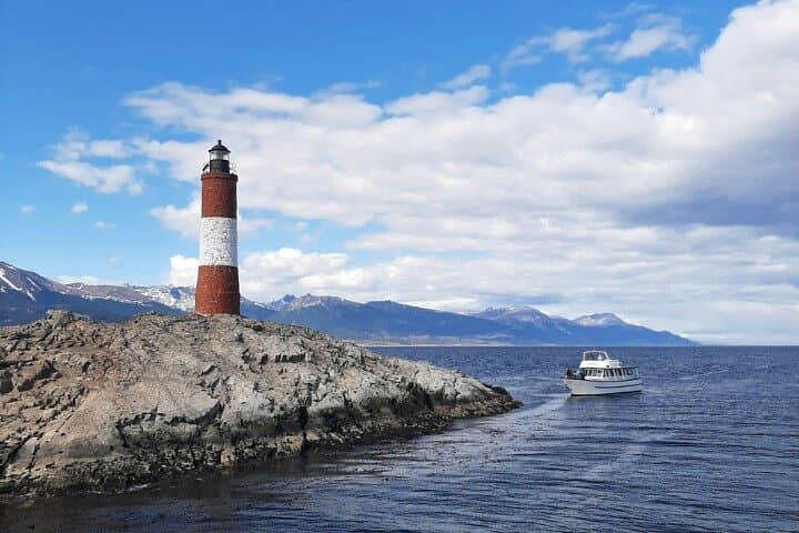 Penguin Cruise to Martillo Island, Beagle Channel from Ushuaia photo 3