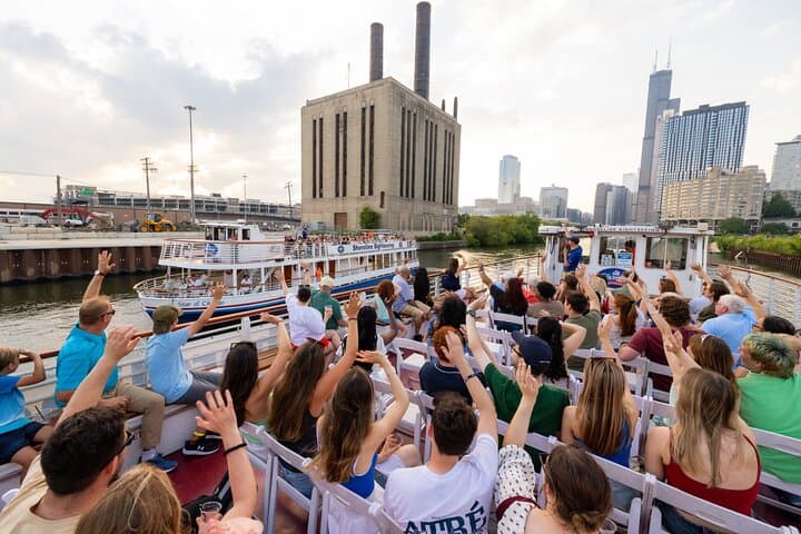 Chicago Architecture River Cruise: 75-Minute Guided Tour of the River and Skyline photo 5