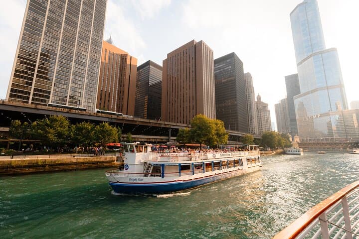 Chicago Architecture River Cruise: 75-Minute Guided Tour of the River and Skyline photo 3