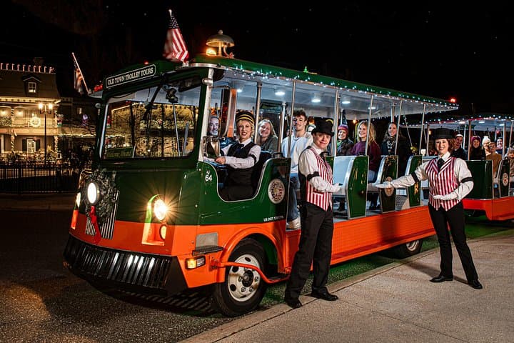 St. Augustine Nights of Lights Trolley Tour — Private Row for Up to 4 photo 4
