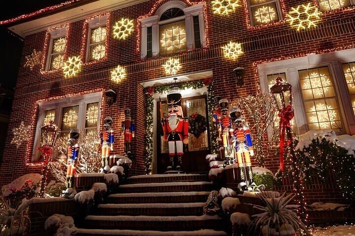 Private Dyker Heights Christmas Lights Transfer from Manhattan — 2-Hour Brooklyn Holiday Walk photo 2