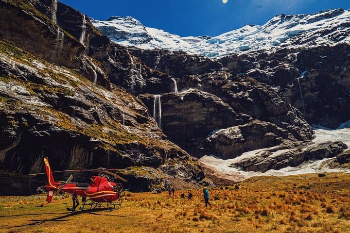 Queenstown Helicopter Tour to Earnslaw Burn Glacier — Exclusive Landing photo 4