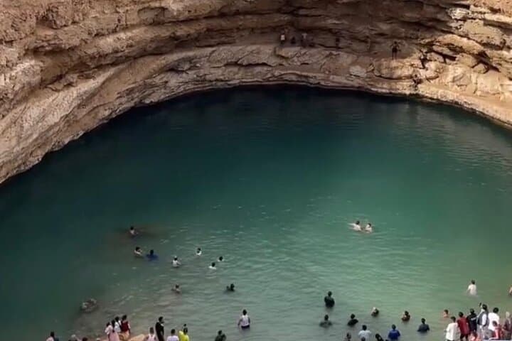 Muscat Day Trip: Wadi Mibam & Bimmah Sinkhole — Mountain Pools and Coastal Cliffs photo 2