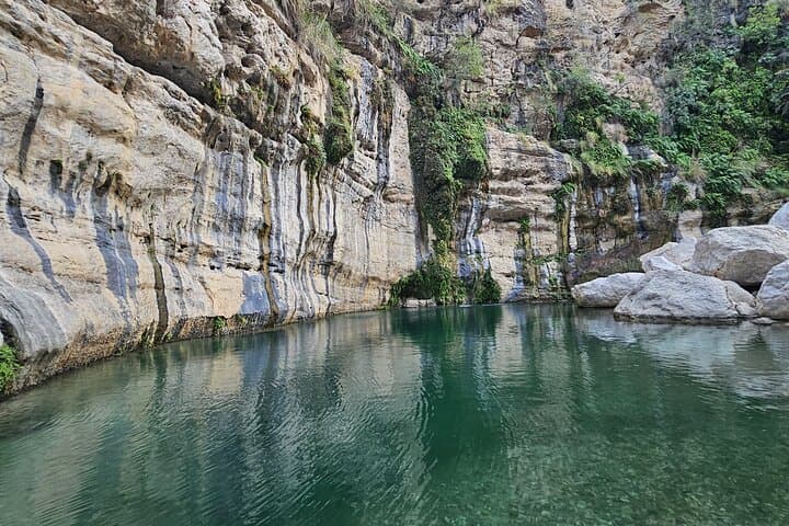 Muscat Day Trip: Wadi Mibam & Bimmah Sinkhole — Mountain Pools and Coastal Cliffs photo 4