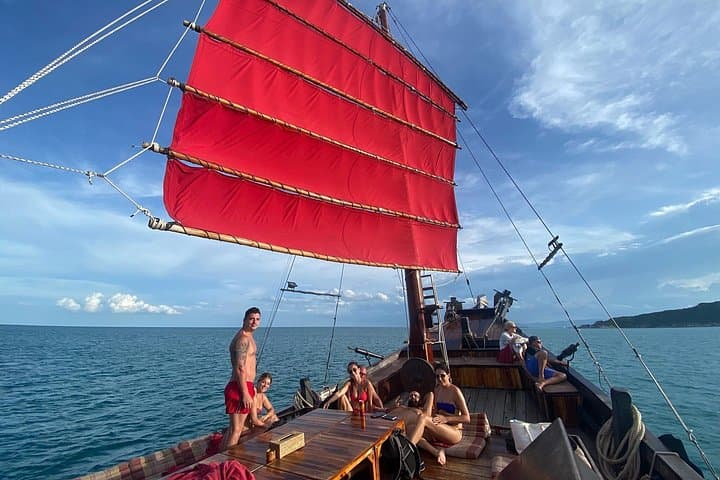 Sam Roi Yot & Dolphin Bay Pirate Boat Cruise from Hua Hin photo 1