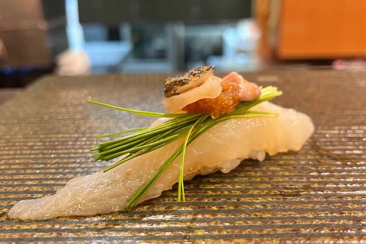Akashi Private Tour: Live Fish Auction, Market Walk & Sushi Lunch photo 3