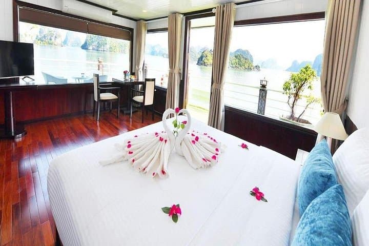 Halong Bay Deluxe Sapphire Cruise — 2-Day Lan Ha & Halong Bay with Oceanview Balcony photo 2