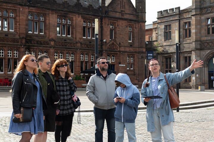 Paisley Architecture Walking Tour: Explore Scotland's Industrial and Medieval Heritage