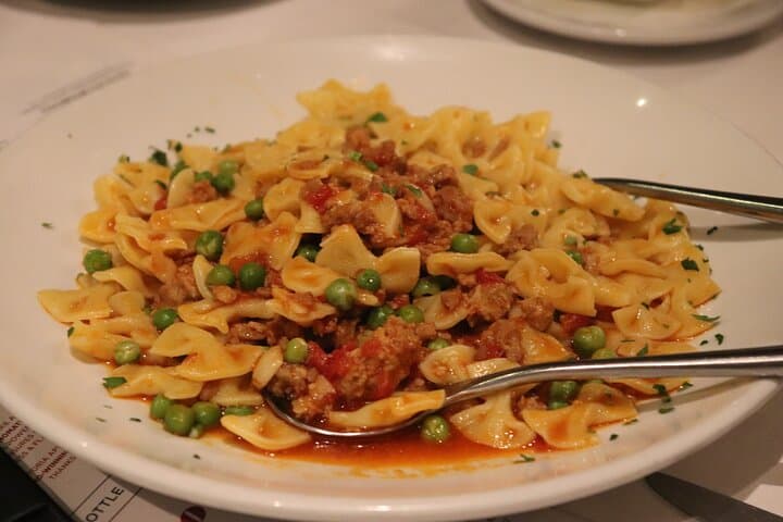 Federal Hill Dinner Stroll: Guided Italian Culinary Tour in Providence photo 6