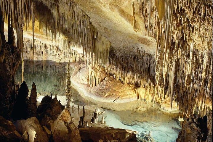 Drach Caves and Cuevas dels Hams Day Trip — Mallorca’s Underground Lakes and Coastal Charm photo 4