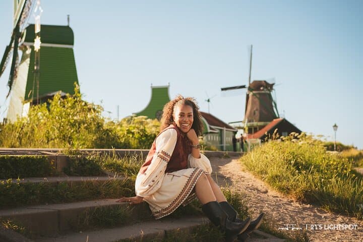 Private Photoshoot at Zaanse Schans Windmills — Capture Classic Dutch Scenery photo 2