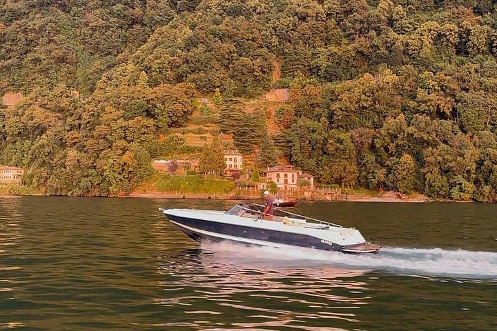 Private Lake Como Villa Cruise — 1–4 Hour Boat Tours to Bellagio & Comacina photo 4