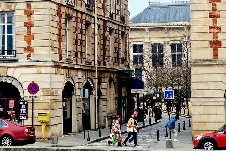 Family Time-Travel Tour on Ile de la Cité — Interactive Paris Walking Experience photo 3